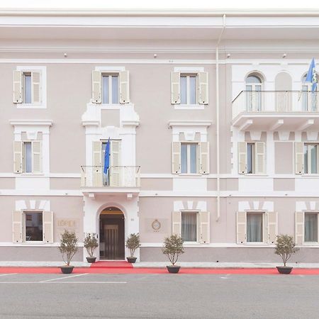 Doride Suites Boutique Hotel Marina Di Carrara Bagian luar foto
