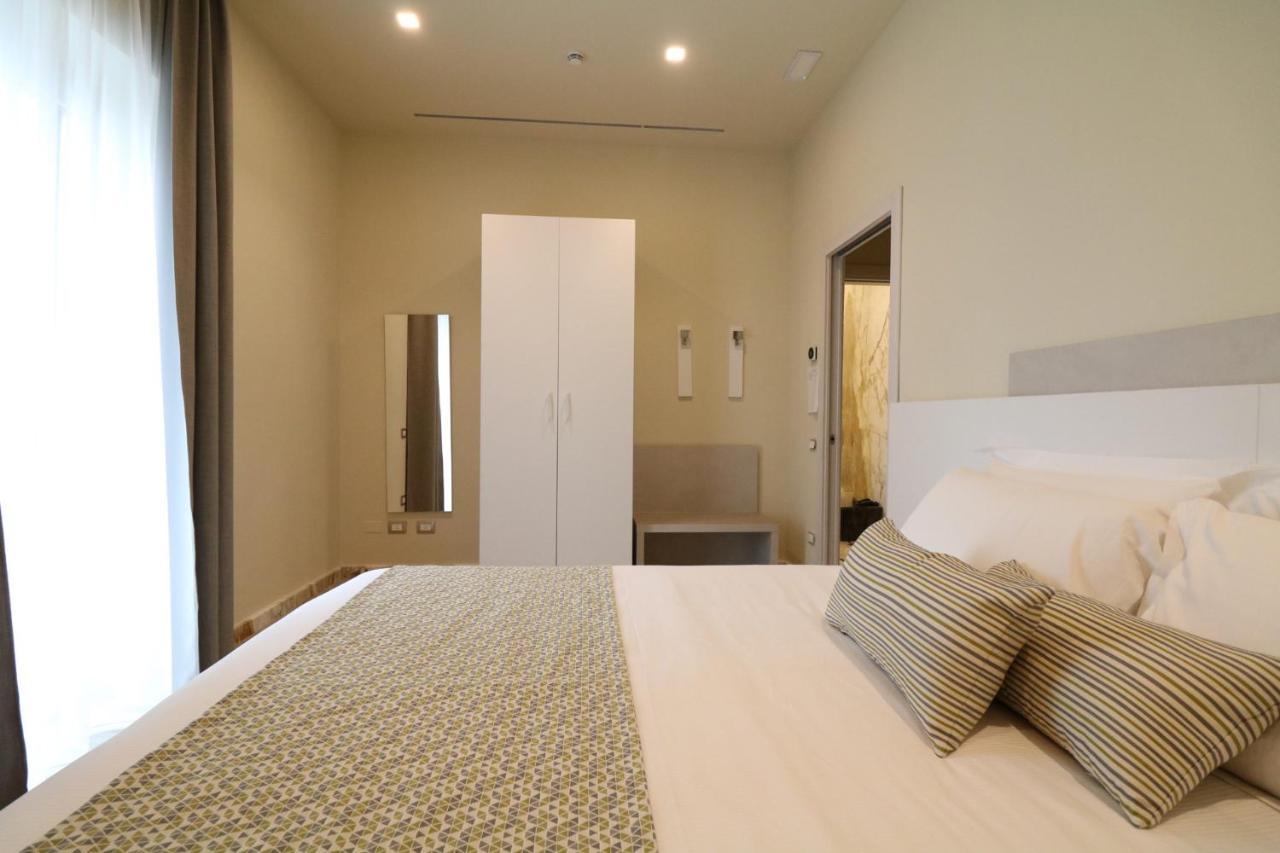 Doride Suites Boutique Hotel Marina Di Carrara Bagian luar foto