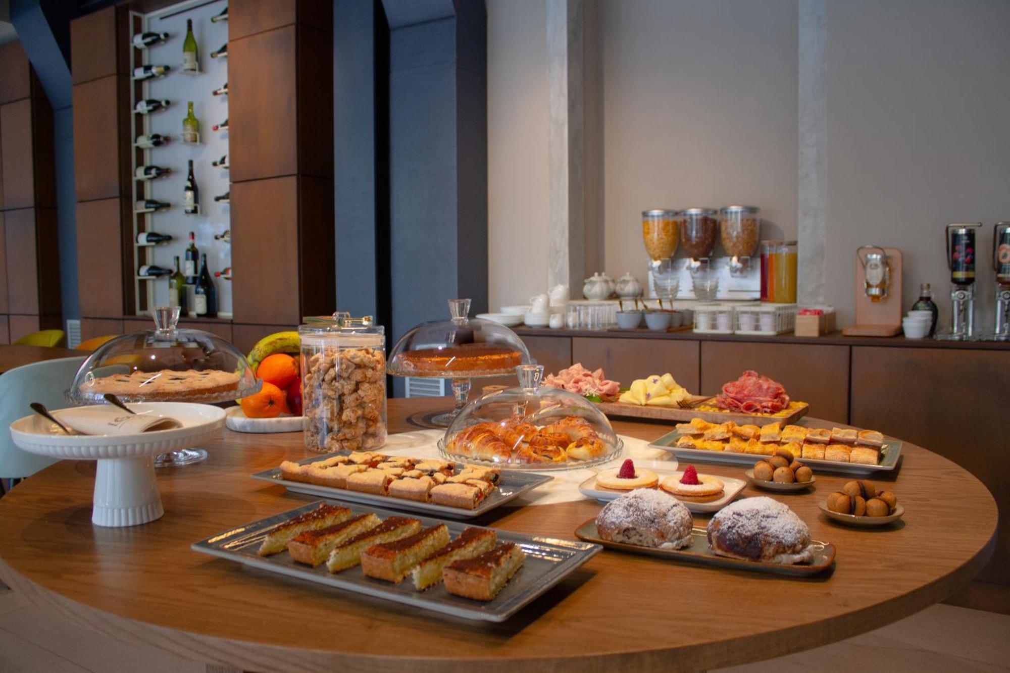 Doride Suites Boutique Hotel Marina Di Carrara Bagian luar foto