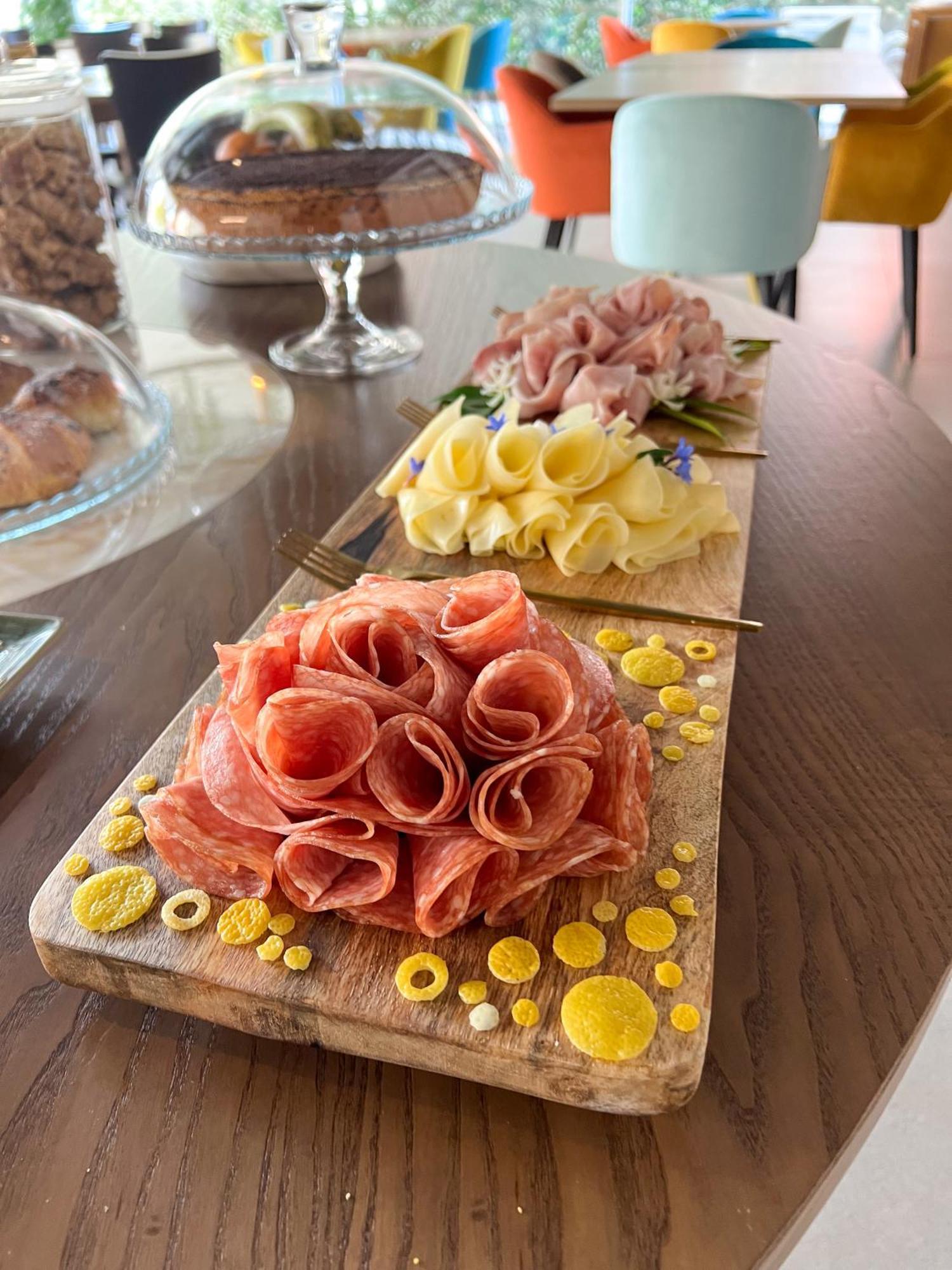 Doride Suites Boutique Hotel Marina Di Carrara Bagian luar foto