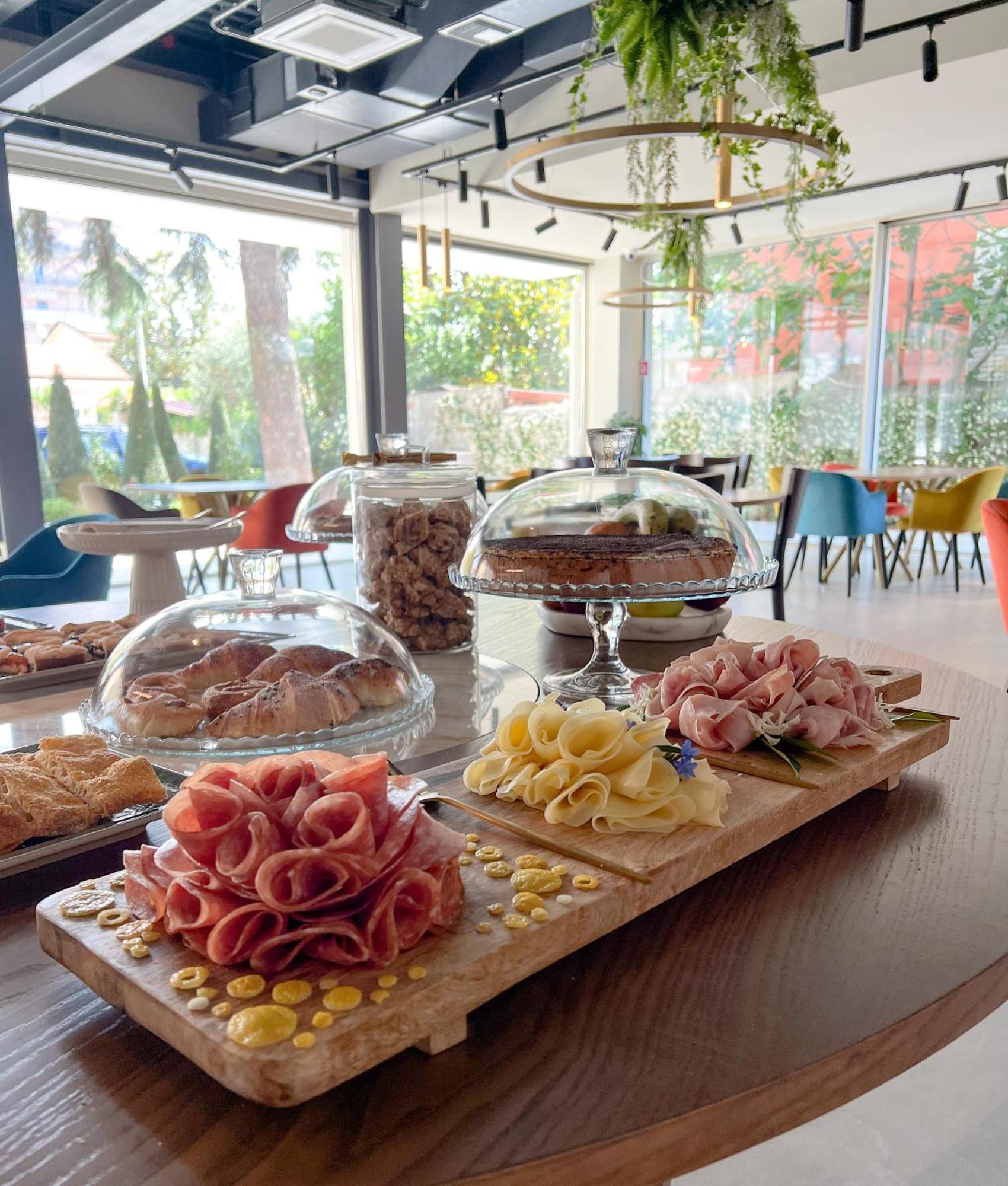 Doride Suites Boutique Hotel Marina Di Carrara Bagian luar foto