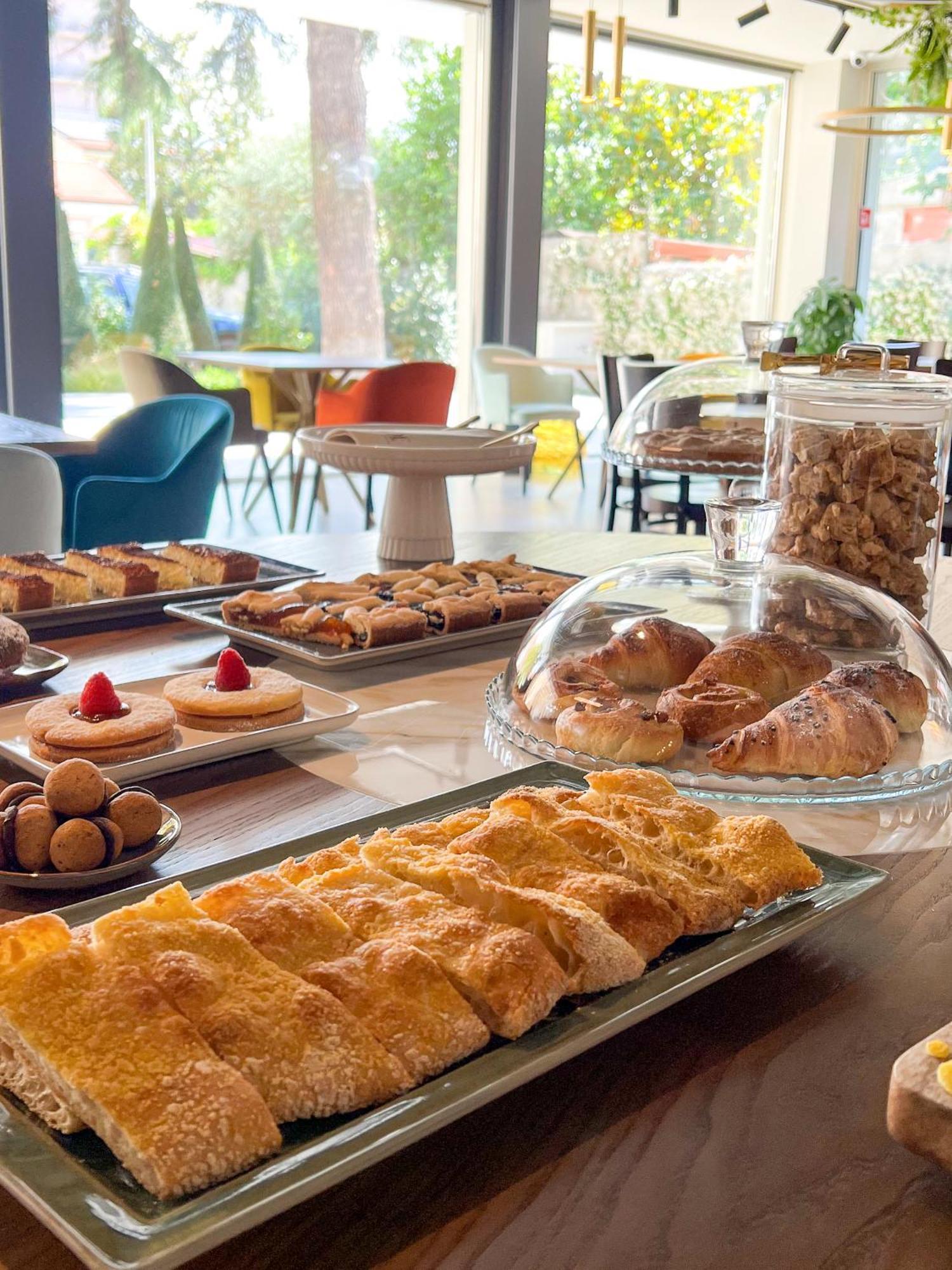 Doride Suites Boutique Hotel Marina Di Carrara Bagian luar foto