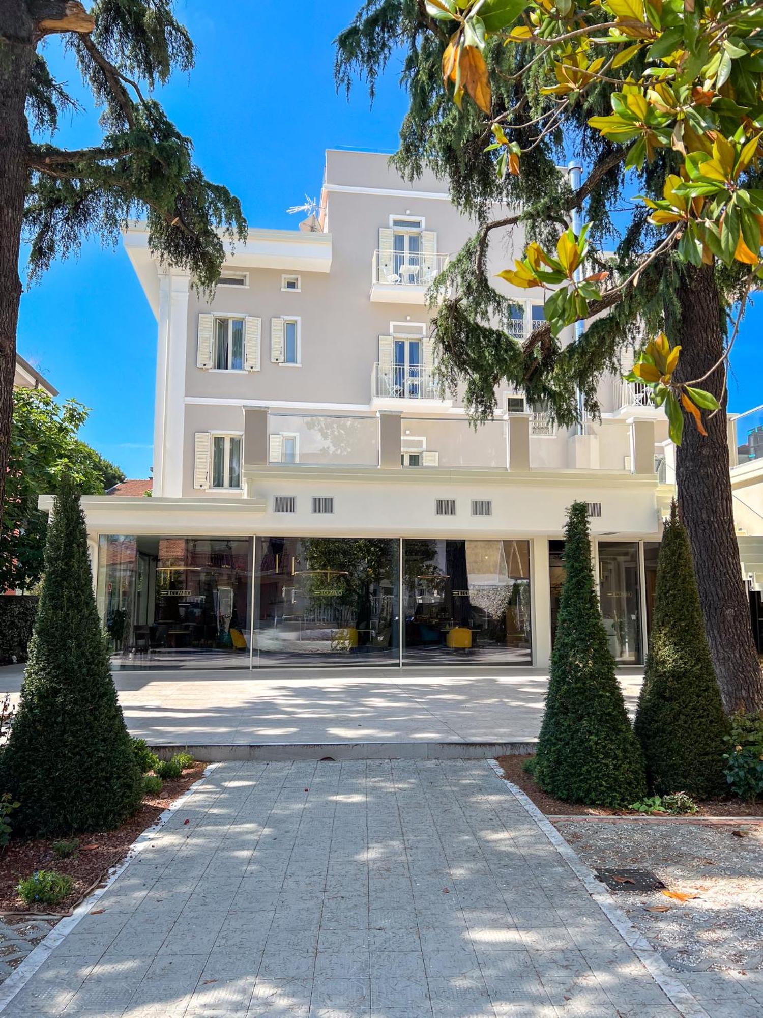 Doride Suites Boutique Hotel Marina Di Carrara Bagian luar foto