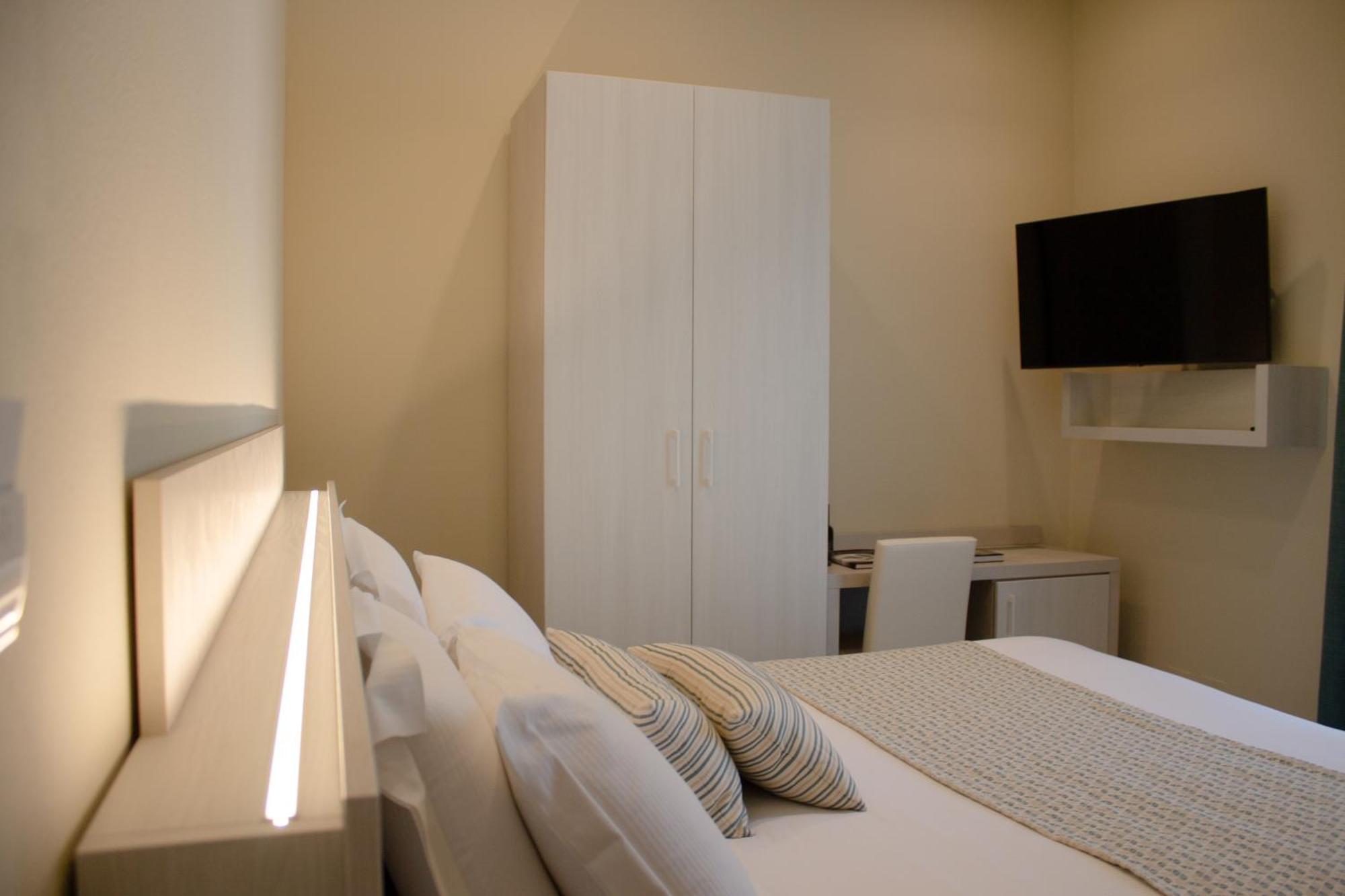 Doride Suites Boutique Hotel Marina Di Carrara Bagian luar foto