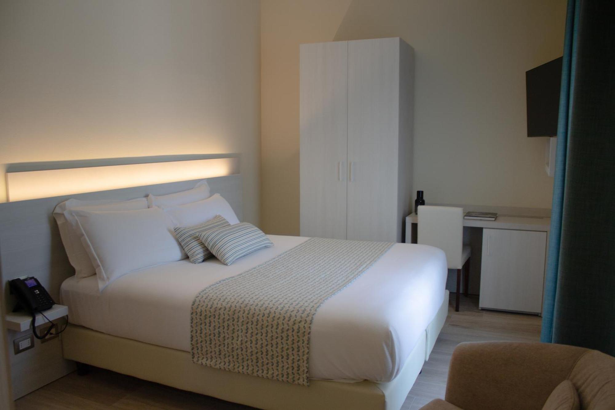 Doride Suites Boutique Hotel Marina Di Carrara Bagian luar foto