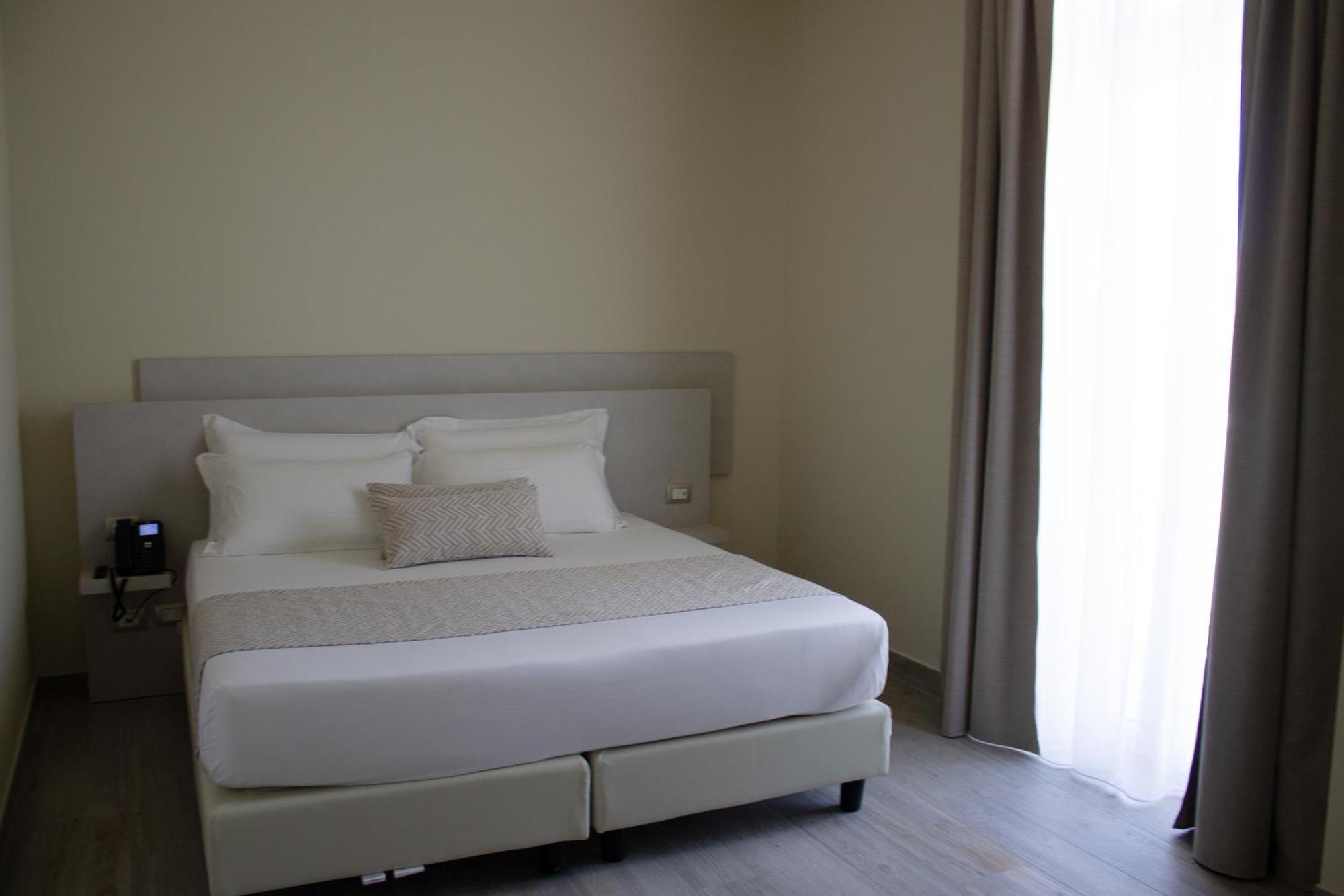 Doride Suites Boutique Hotel Marina Di Carrara Bagian luar foto