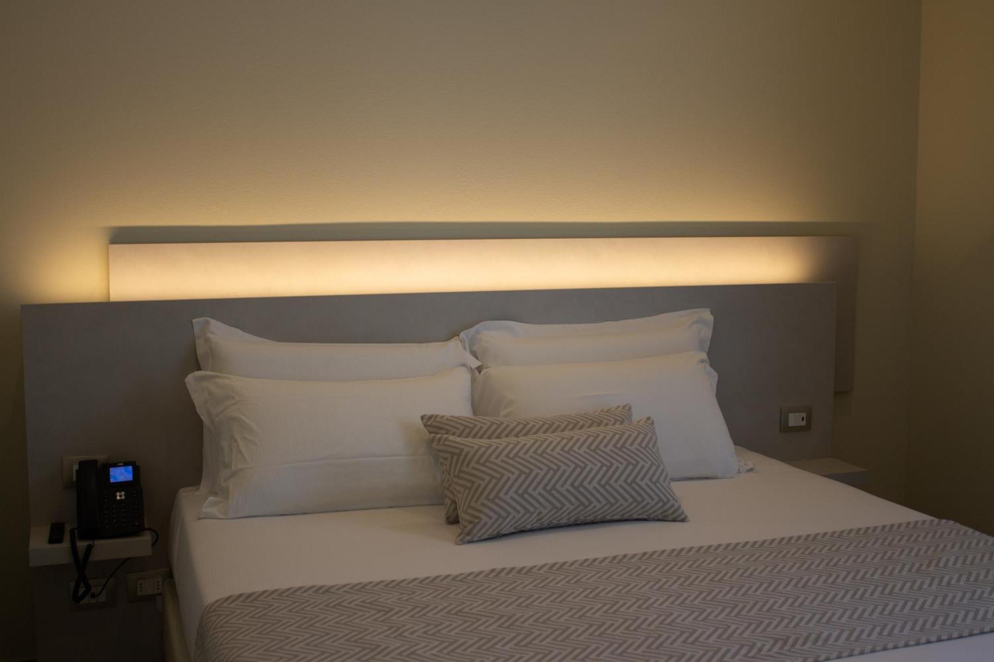 Doride Suites Boutique Hotel Marina Di Carrara Bagian luar foto
